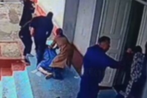 В Узбекистане мужчина избил ребёнка, а затем и его мать