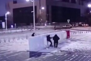 Вандалы повредили инсталляцию в Москве