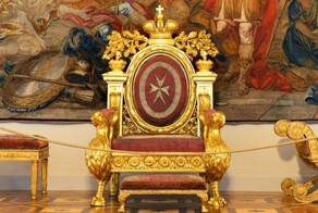 Более 800 000 рублей заплатит россиянин за селфи на троне Павла I