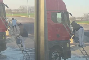 Как не стоит мыть грузовик