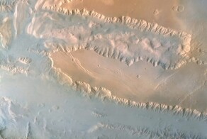 Гигантский "шрам" Марса