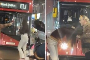 Жёсткая разборка посреди дороги: женщины вцепились друг другу в волосы и остановили движение