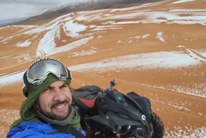 В пустыне Сахара выпал снег — это редчайшее явление для региона