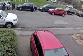 В Лондоне водитель намеренно задавил женщину в никабе