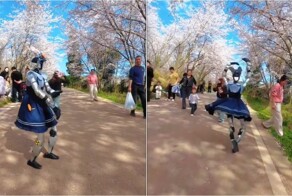 В Китае роботы тоже любуются цветением вишни: металлическая танцовщица отплясала среди деревьев