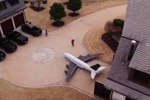 Самая большая в мире летающая модель Airbus A380 создана в США