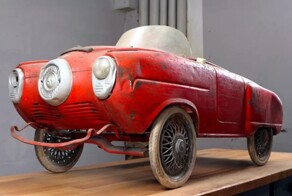 Подарок для сына: педальный Giordani Studebaker 1960