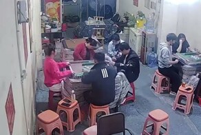 На любительнице настольных игр вспыхнула одежда