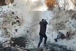 Мужчина избил наглеца, пристававшего к школьнице