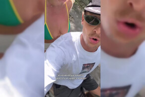 Мотоциклист на Бали призывает наслаждаться моментом