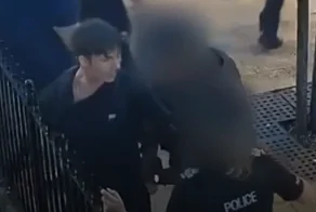 Во время задержания английские полицейские насадили челюсть подростка на пику забора