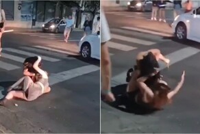 В Аргентине женщины устроили драку с  ножницами из-за мужчины