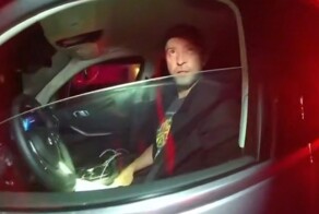 Опубликовано видео задержания Джастина Тимберлейка за вождение в нетрезвом виде