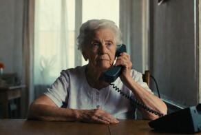 В России хотят запретить пожилым россиянам принимать звонки из-за рубежа на стационарные телефоны