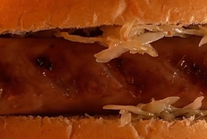 Необычная реклама хот-догов