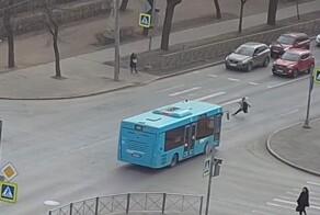 Пытался успеть на автобус