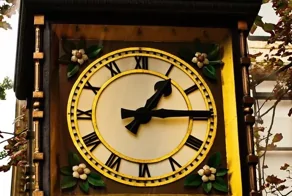 Старые часы с новым характером: история одной достопримечательности