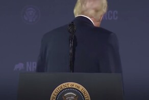 Трамп вновь спародировал Байдена