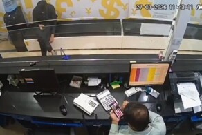 Охранник неожиданно выстрелил в молодого сотрудника в Пакистане