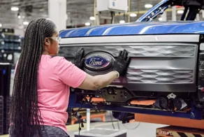 На фоне убытков глава компании Ford получил рекордную премию