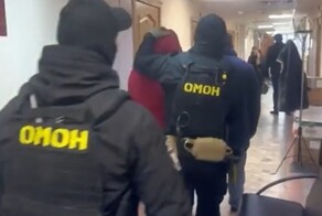 В Красноярске задержали замначальника полиции за помощь мигрантам в получении гражданства