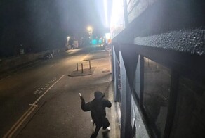 В Британии вандал с молотком устроил погром на £40 тысяч