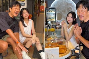 Фотограф помогает модели выбрать удачные позы для фотосессии