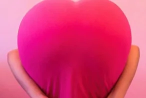 В Японии девушки нашли новый способ показать свою любовь