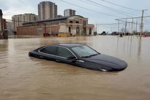 "Садясь в автомобиль не забудь вытряхнуть ноги"