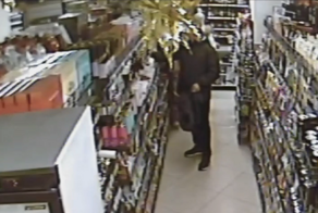 Мужчина украл из магазина почти 100 шоколадок