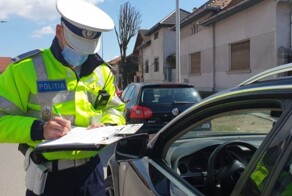 Попытка спасти пасхальные куличи привела к лишению прав и штрафу