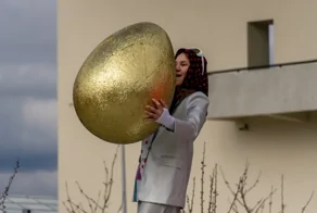 В Калуге показали спектакль «Кибер Ряба» с роботом-доставщиком в главной роли