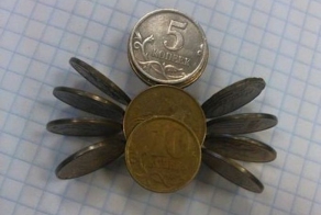 Трюк с монетами (6 фото)