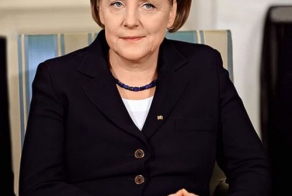 Политик в рядах нудистского движения (3 фото)