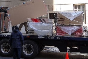 Как поднимают груз на Манхеттене? (12 фото)