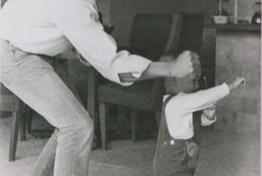 Брюс Ли и его сын Брэндон (3 фото)