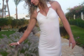 Чем занимается эта красотка? (22 фото)