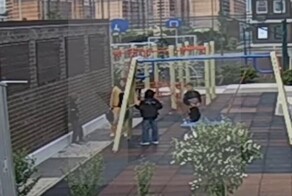 Женщина ударила чужого ребёнка на детской площадке
