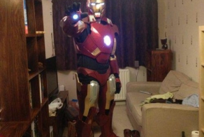 Фанат комиксов сделал из себя Железного человека (26 фото)