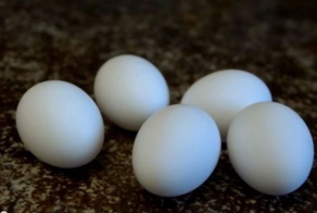 Как сделать омлет, не разбивая яйцо? (7 фото)