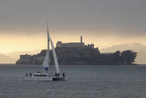 История самой труднодоступной тюрьмы на планете: Алькатрас (21 фото)