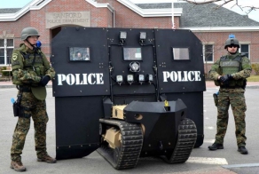 Роботизированный щит SWAT-Bot (8 фото + 1 видео)
