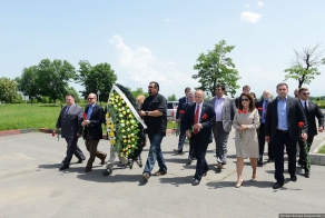 Стивен Сигал в Беслане (29 фото + 3 видео)