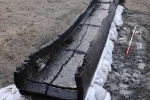 Археологи обнаружили флот из восьми древних лодок (6 фото)