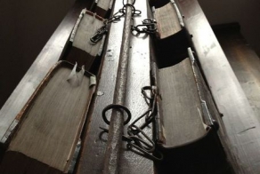 Место тусовки продвинутой молодежи средневековья (7 фото)