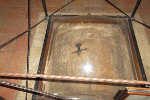 Известный меч в камне (8 фото + 1 видео)