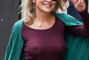  Шэрон Стоун в своем возрасте все еще горячая штучка (7 фото)