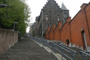 Красивые лестницы из разных уголков мира (14 фото)