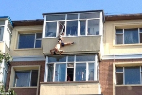 Повезло,что трусы крепкие (3 фото)