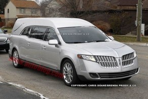 Lincoln MKT - лимузин для усопших VIP персон (9 фото)